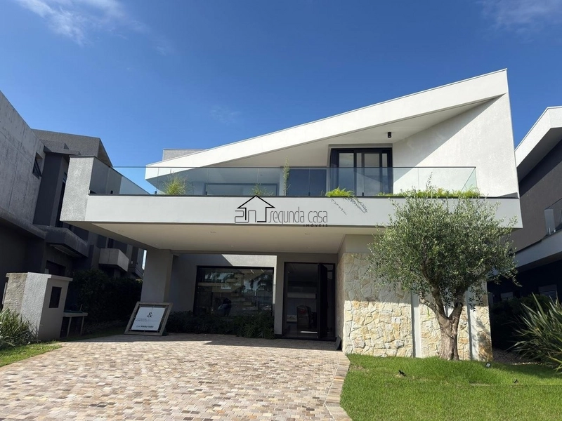 Incrível sobrado beira lago: 1ª foto da galeria de imagens do imóvel