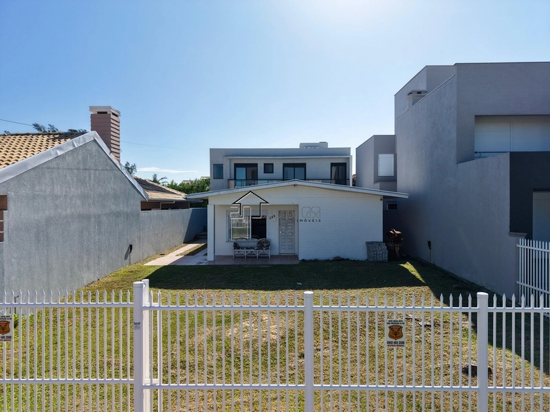 Casa à venda no Centro de Xangri-Lá, a apenas 300 metros do mar: 3ª foto da galeria de imagens do imóvel