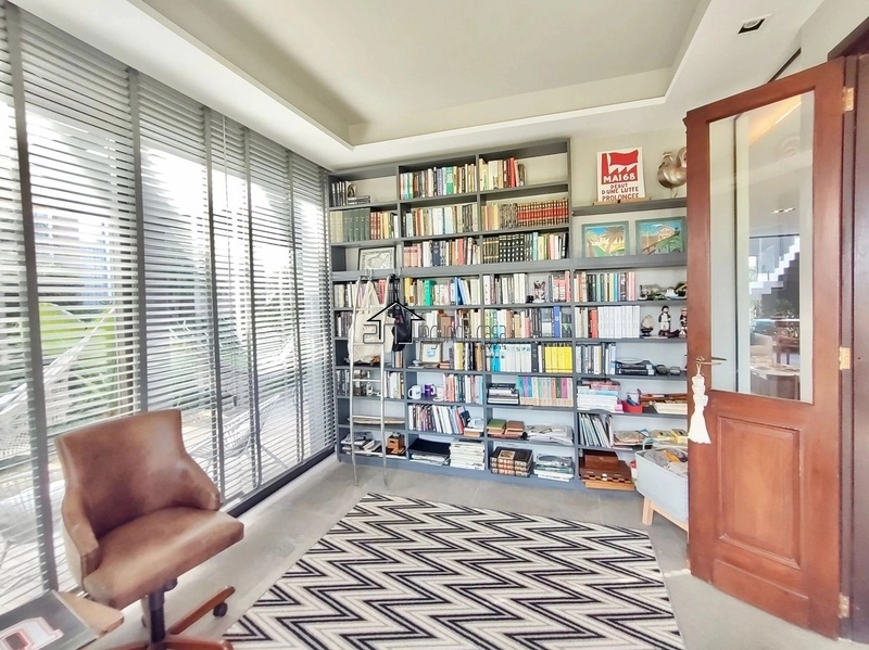 Sobrado com biblioteca: 9ª foto da galeria de imagens do imóvel