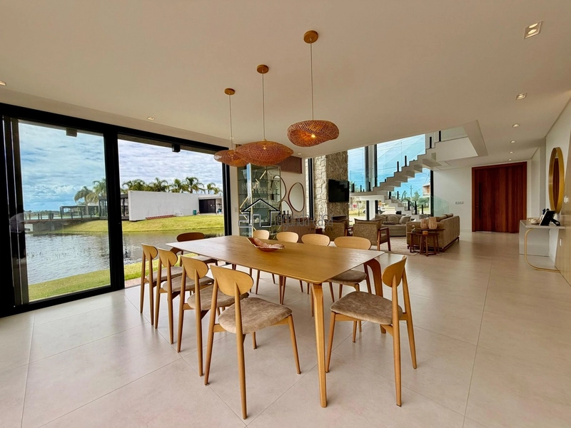 Mansão com 280m²: 8ª foto da galeria de imagens do imóvel