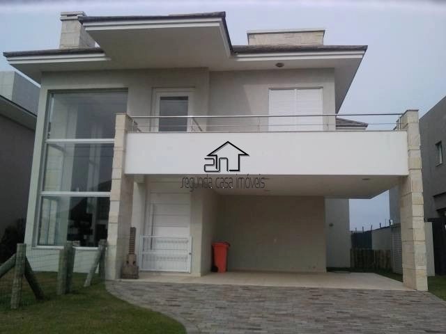 Sobrado com piscina: 1ª foto da galeria de imagens do imóvel