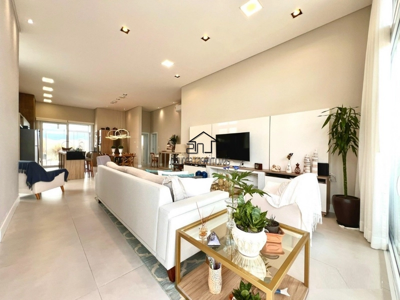casa com piscina: 2ª foto da galeria de imagens do imóvel