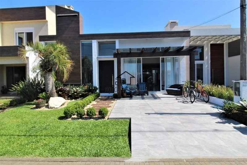 Linda casa: 1ª foto da galeria de imagens do imóvel