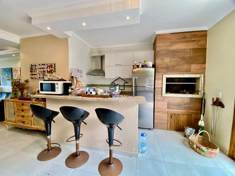 Casa frente para lago: 5ª foto da galeria de imagens do imóvel