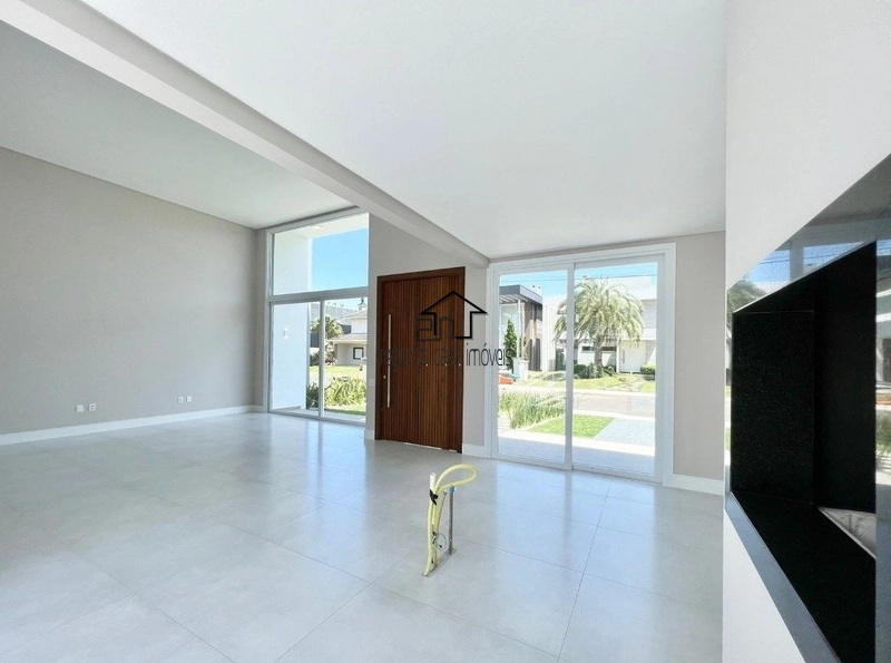 Casa nova com piscina: 2ª foto da galeria de imagens do imóvel