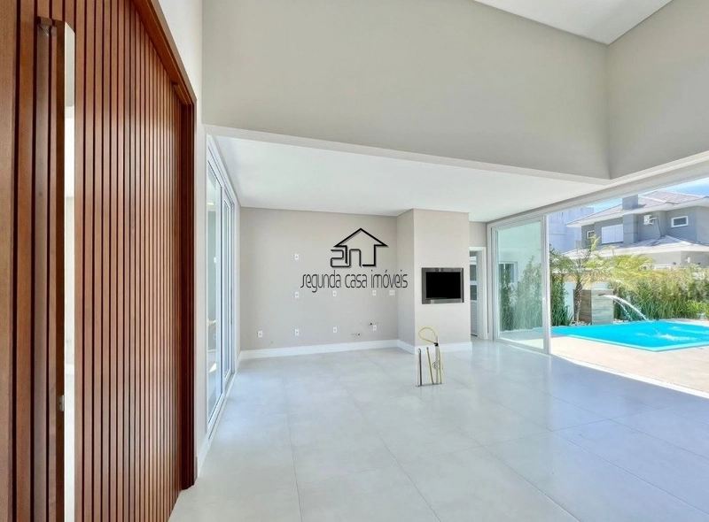 Casa nova com piscina: 3ª foto da galeria de imagens do imóvel