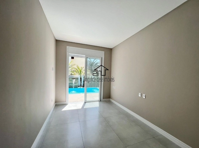 Casa nova com piscina: 5ª foto da galeria de imagens do imóvel