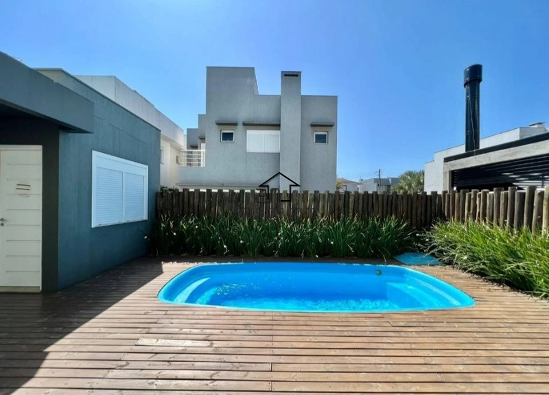 Sobrado com piscina: 10ª foto da galeria de imagens do imóvel