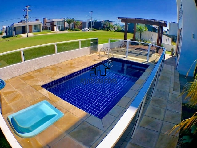 Sobrado com piscina: 8ª foto da galeria de imagens do imóvel