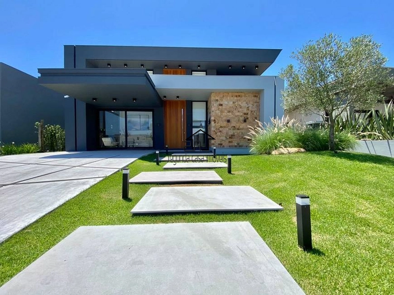 Casa nova e mobiliada: 1ª foto da galeria de imagens do imóvel