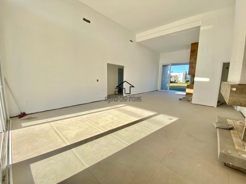 Casa em condomínio 4 dormitórios: 2ª foto da galeria de imagens do imóvel