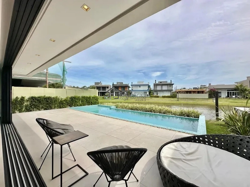 Sobrado beira lago: 26ª foto da galeria de imagens do imóvel