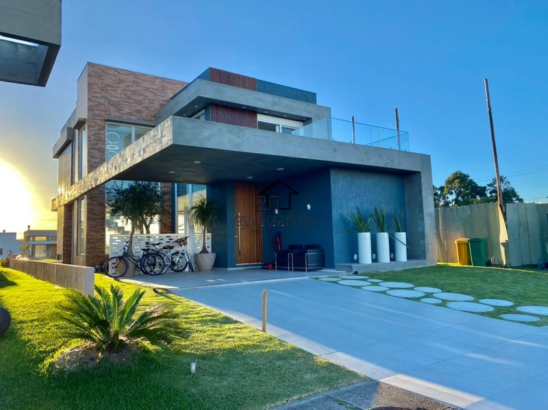 Sobrado finamente mobiliado e decorado: 1ª foto da galeria de imagens do imóvel