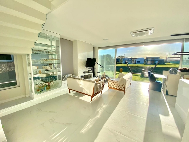 Sobrado finamente mobiliado e decorado: 2ª foto da galeria de imagens do imóvel