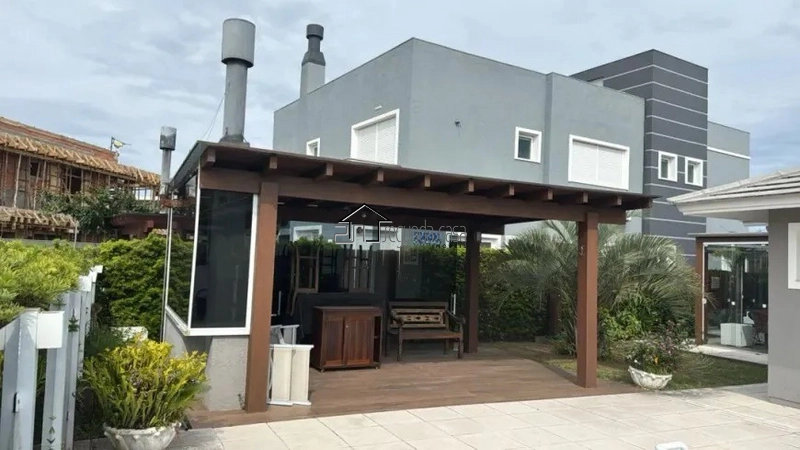 Casa mobiliada com 220m²: 5ª foto da galeria de imagens do imóvel