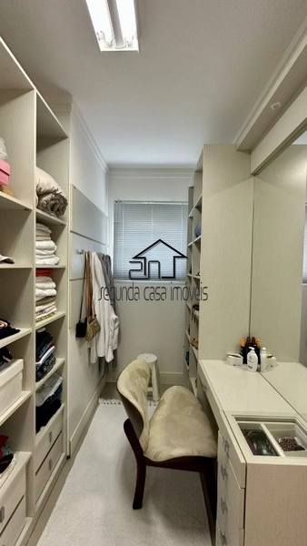 Sobrado com 335 m²: 5ª foto da galeria de imagens do imóvel