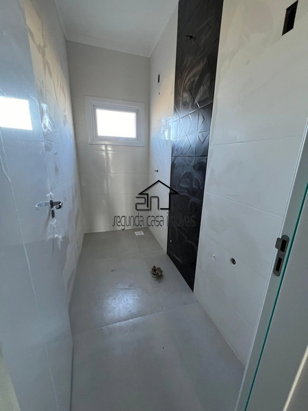 Ótima Casa Geminada na Noiva do Mar de esquina: 2ª foto da galeria de imagens do imóvel