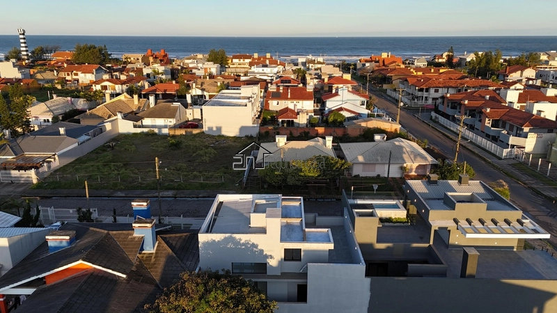 CASA DE ALTO PADRÃO COM TERRAÇO À VENDA EM CAPÃO DA CANOA: 17ª foto da galeria de imagens do imóvel