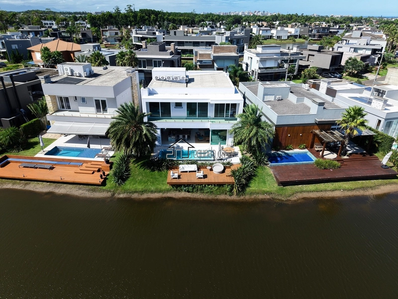 SOBRADO BEIRA LAGO À VENDA NO CONDOMÍNIO MALIBU: 14ª foto da galeria de imagens do imóvel