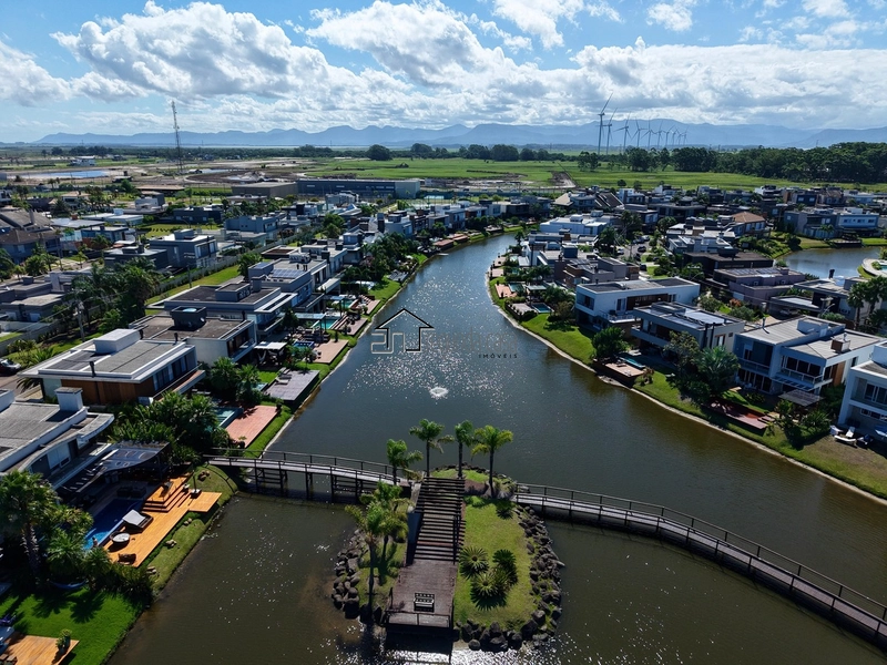 SOBRADO BEIRA LAGO À VENDA NO CONDOMÍNIO MALIBU: 12ª foto da galeria de imagens do imóvel