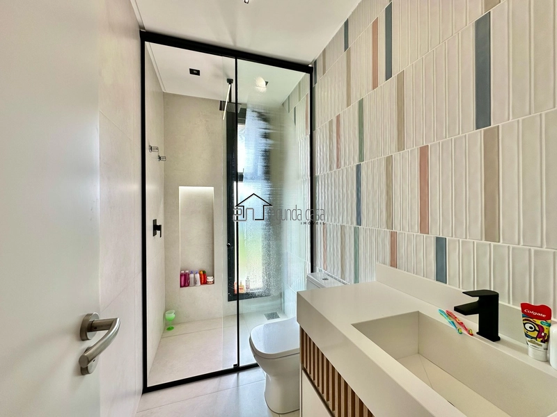 NOVIDADE À VENDA CONDOMÍNIO CAPÃO ILHAS RESORT SOBRADO BEIRA LAGO: 2ª foto da galeria de imagens do imóvel