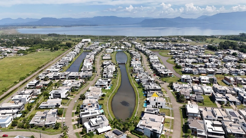 NOVIDADE À VENDA CONDOMÍNIO CAPÃO ILHAS RESORT SOBRADO BEIRA LAGO: 13ª foto da galeria de imagens do imóvel