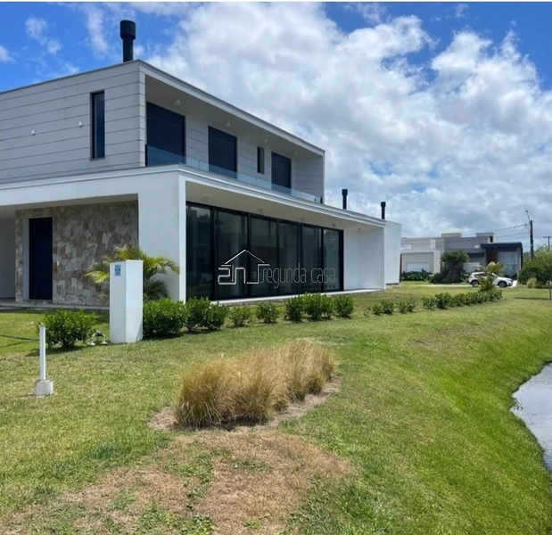 Belíssimo sobrado: 9ª foto da galeria de imagens do imóvel