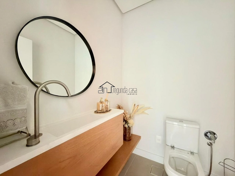 Belo imóvel com 220 m²: 15ª foto da galeria de imagens do imóvel