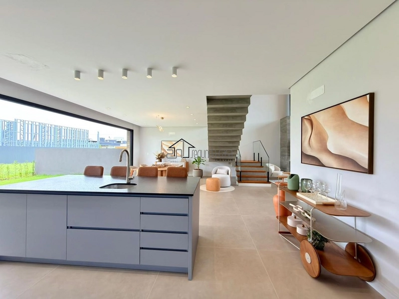 Belo imóvel com 220 m²: 8ª foto da galeria de imagens do imóvel