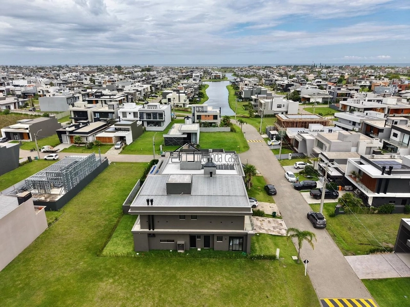 Belo imóvel com 220 m²: 32ª foto da galeria de imagens do imóvel