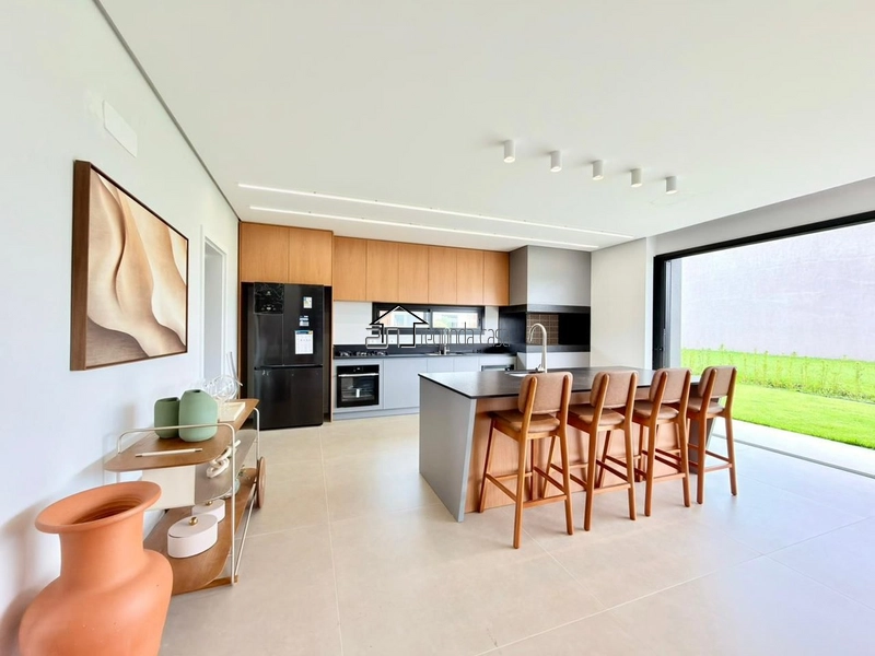 Belo imóvel com 220 m²: 11ª foto da galeria de imagens do imóvel