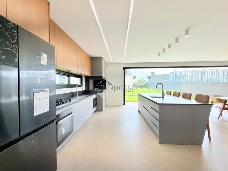 Belo imóvel com 220 m²: 10ª foto da galeria de imagens do imóvel