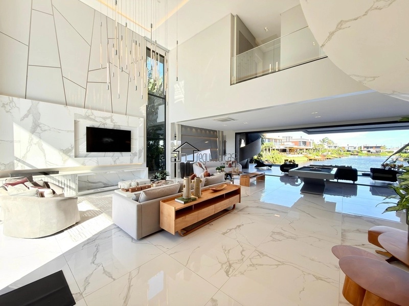 MANSÃO COM VISTA FANTÁSTICA PARA O LAGO: 4ª foto da galeria de imagens do imóvel