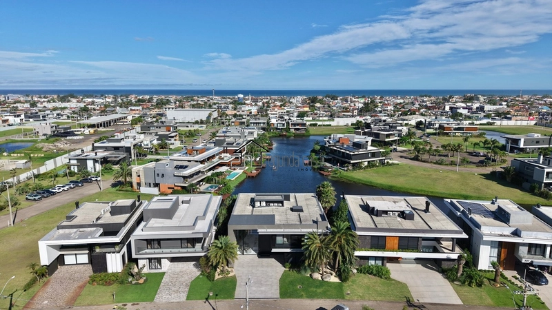 MANSÃO COM VISTA FANTÁSTICA PARA O LAGO: 10ª foto da galeria de imagens do imóvel