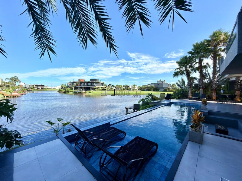 MANSÃO COM VISTA FANTÁSTICA PARA O LAGO: 12ª foto da galeria de imagens do imóvel