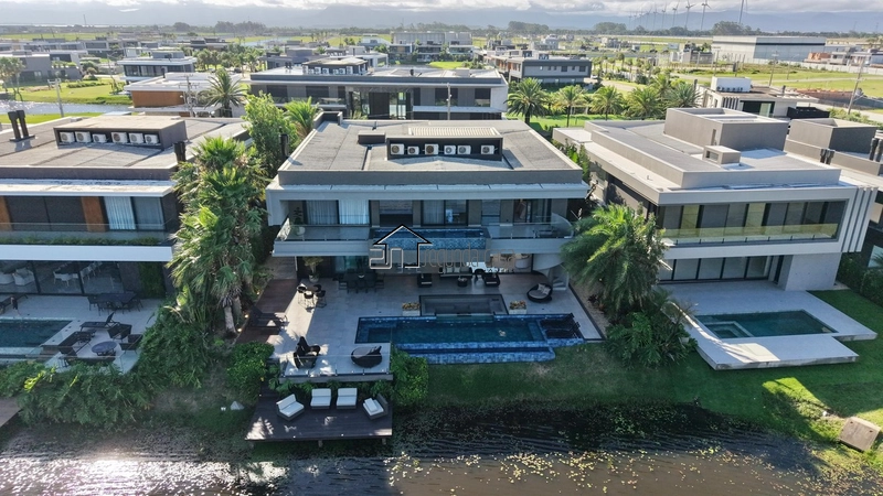 MANSÃO COM VISTA FANTÁSTICA PARA O LAGO: 13ª foto da galeria de imagens do imóvel