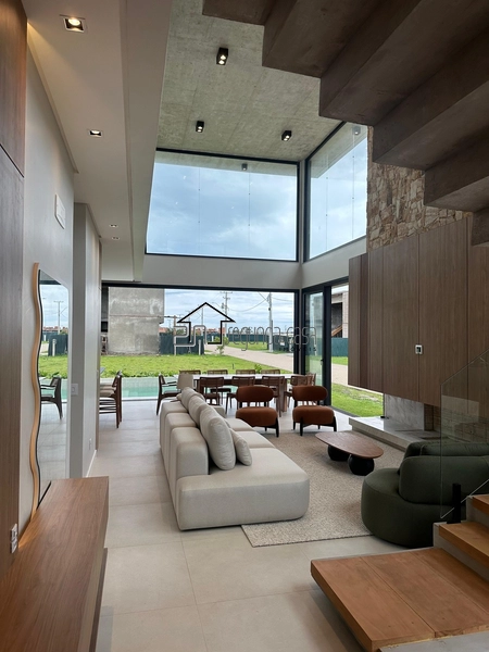 Sobrado com 230m²: 3ª foto da galeria de imagens do imóvel