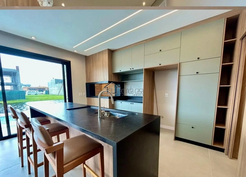 Sobrado com piscina: 4ª foto da galeria de imagens do imóvel