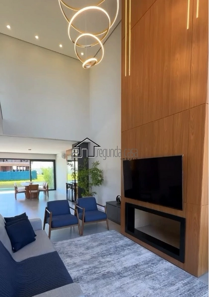 Sobrado beira lago: 3ª foto da galeria de imagens do imóvel