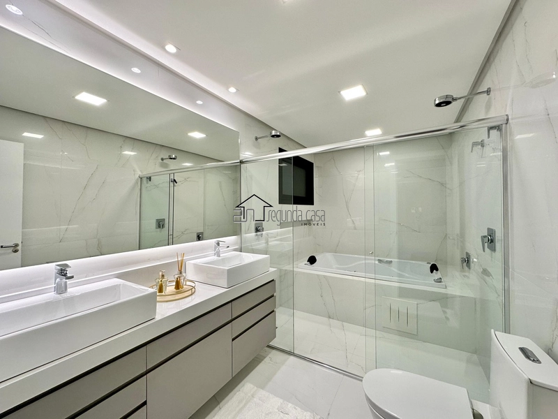 Mansão com 6 suítes e elevador: 16ª foto da galeria de imagens do imóvel