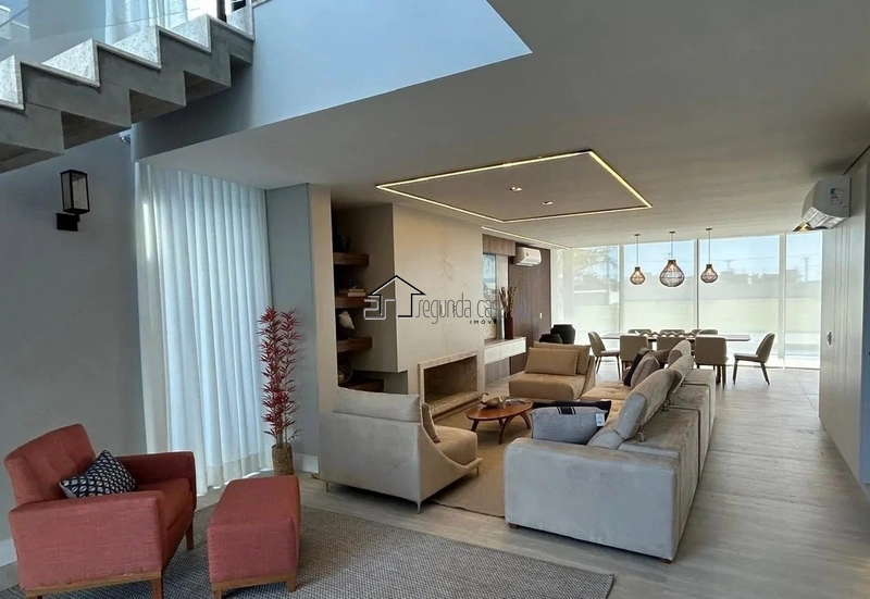 Imponente sobrado: 3ª foto da galeria de imagens do imóvel