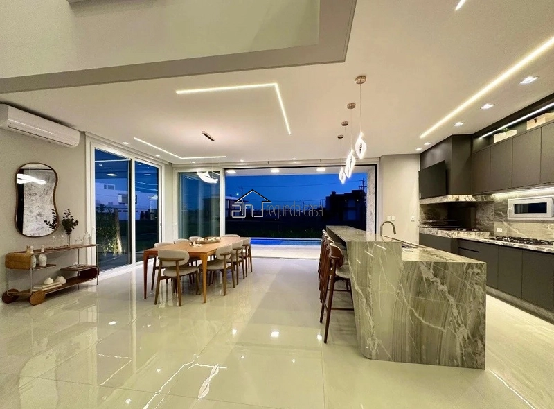 Sobrado de alto padrão: 2ª foto da galeria de imagens do imóvel