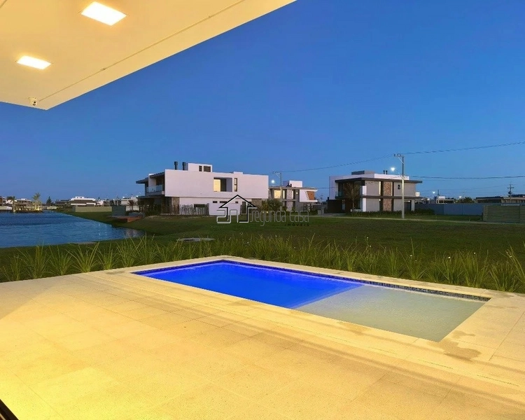 Sobrado de alto padrão: 4ª foto da galeria de imagens do imóvel