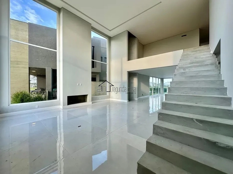 Sobrado beira lago, com ótima orientação solar!: 3ª foto da galeria de imagens do imóvel