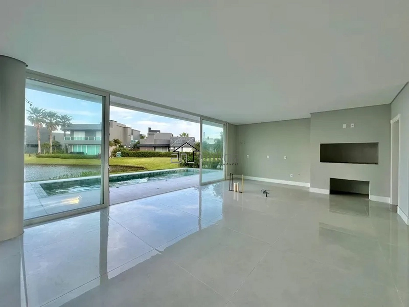 Sobrado beira lago, com ótima orientação solar!: 5ª foto da galeria de imagens do imóvel