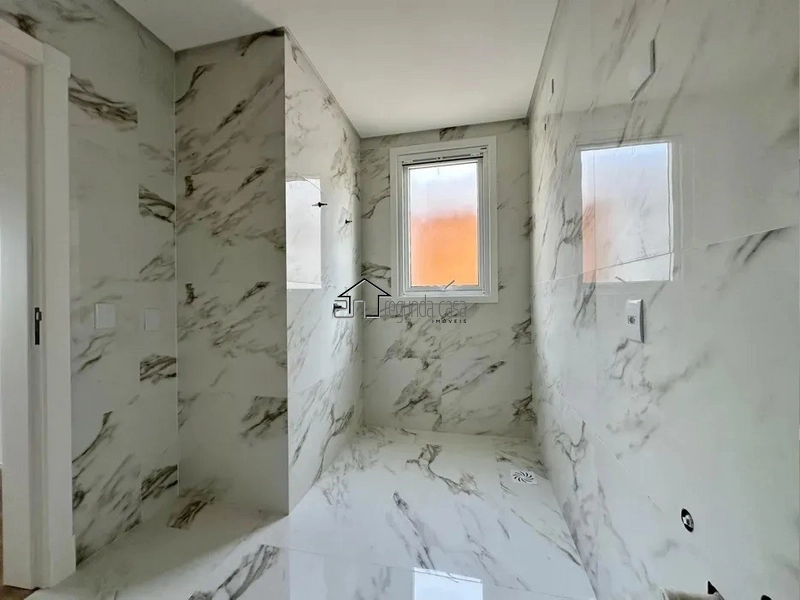 Sobrado beira lago, com ótima orientação solar!: 9ª foto da galeria de imagens do imóvel