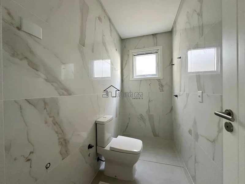 Sobrado beira lago, com ótima orientação solar!: 6ª foto da galeria de imagens do imóvel