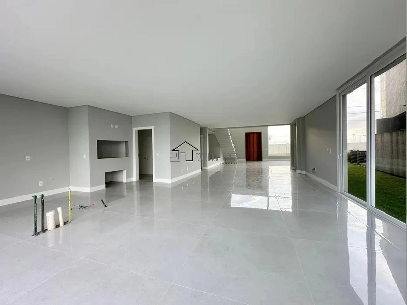 Sobrado beira lago, com ótima orientação solar!: 4ª foto da galeria de imagens do imóvel