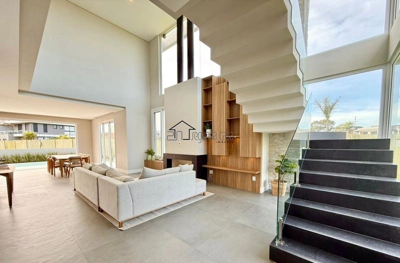 Sobrado com piscina: 3ª foto da galeria de imagens do imóvel