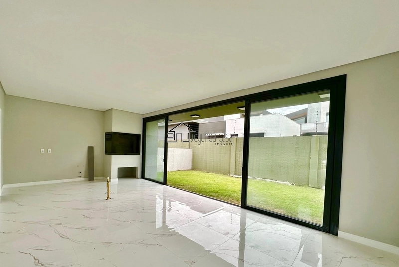 Sobrado com orientação solar frente Sul: 3ª foto da galeria de imagens do imóvel